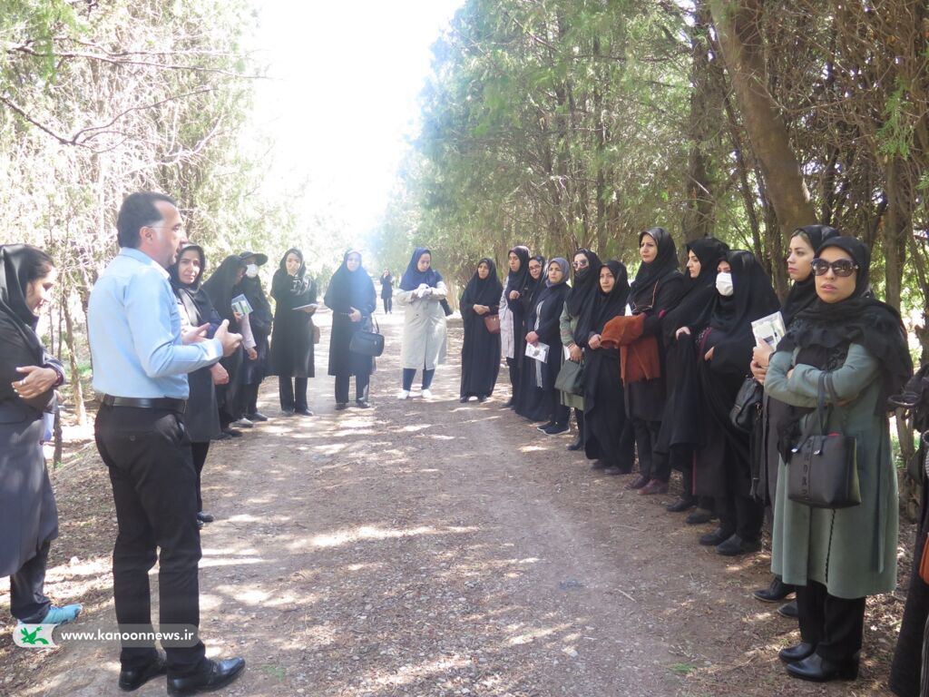 مربیان کانون زنجان از نهالستان تولید نهال کوشکن زنجان بازدید کردند