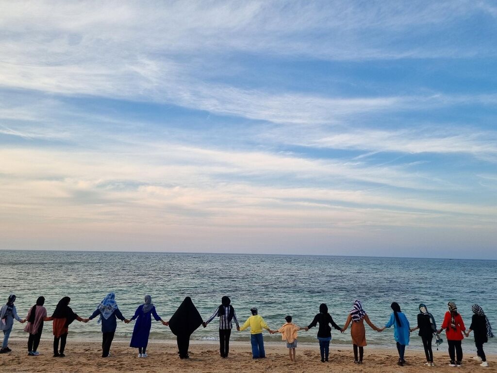 اعضای مرکز ابوموسی به اردوی بوم سوز رفتند