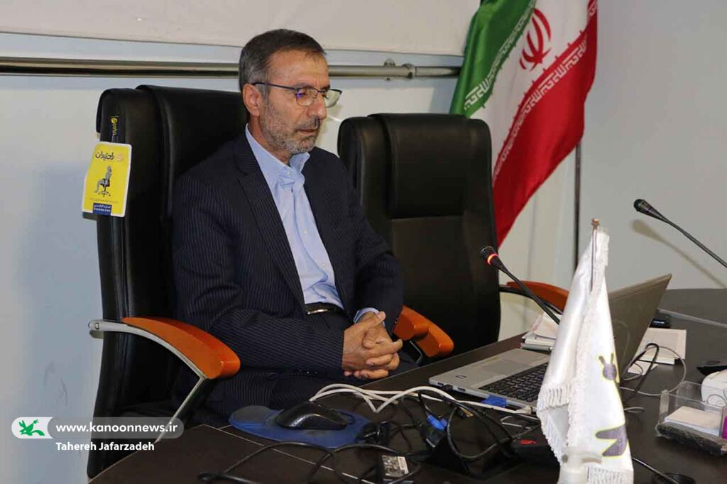 نشست مجازی مدیرکل کانون استان با مسئولان مراکز فرهنگیهنری/ توجه به برنامههای مصوب کنگره شهدا