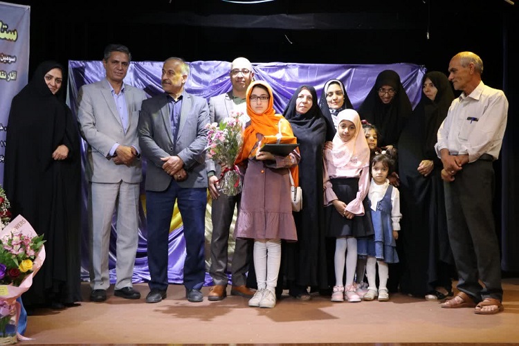 افتتاح نمایشگاه آثار نقاشی مهشید قاسمی عضو نوجوان کانون کهریسنگ