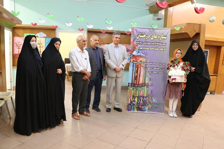 افتتاح نمایشگاه آثار نقاشی مهشید قاسمی عضو نوجوان کانون کهریسنگ