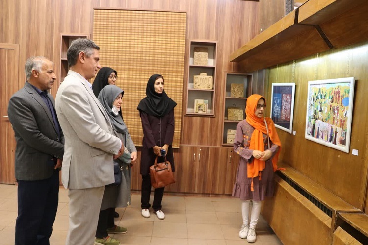 افتتاح نمایشگاه آثار نقاشی مهشید قاسمی عضو نوجوان کانون کهریسنگ