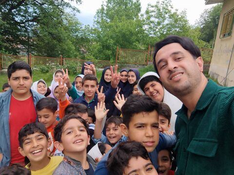 پیک امید مهمان کودکان در روستای کالی کلای لفور سوادکوه شد.