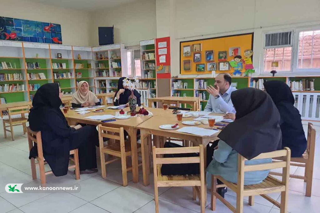 بررسی آثار مربیان در جلسه نهاد اقدامپژوهی کانون سمنان