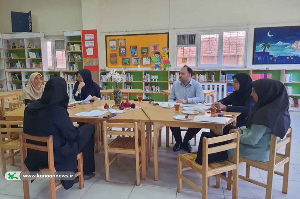 بررسی آثار مربیان در جلسه نهاد اقدامپژوهی کانون سمنان