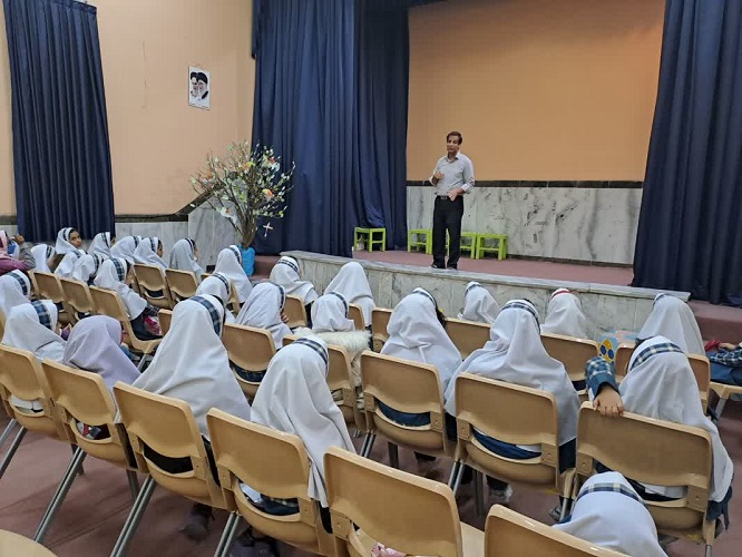 برگزاری بزرگداشت مقام معلم در مرکز خمینی شهر