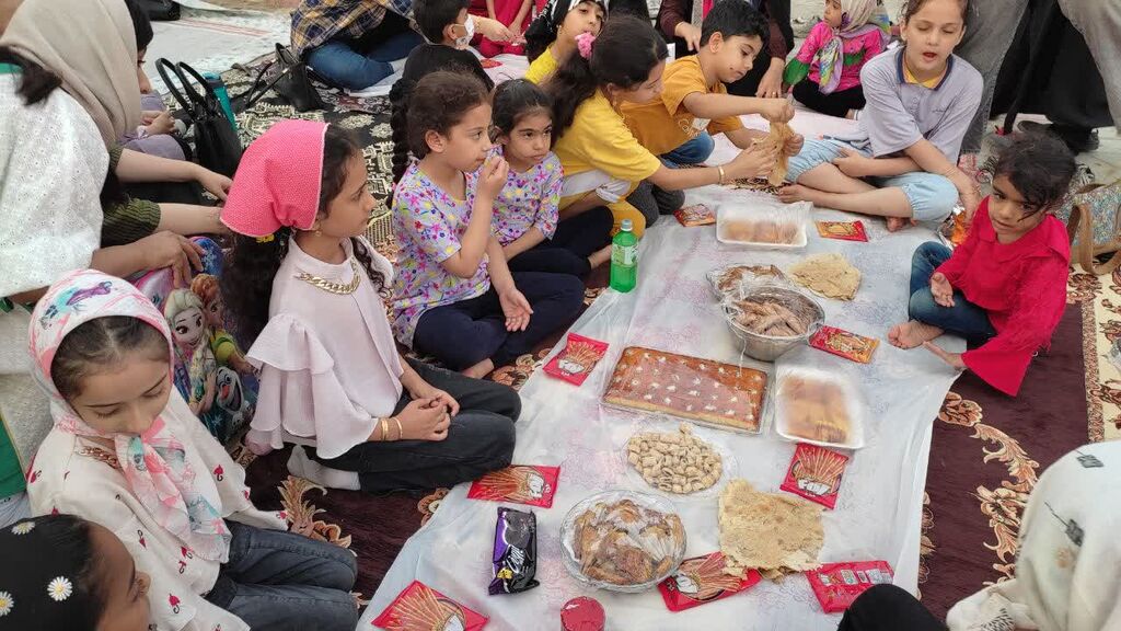 مجسمه های شنی در ساحل نیلگون خلیج همیشه فارس