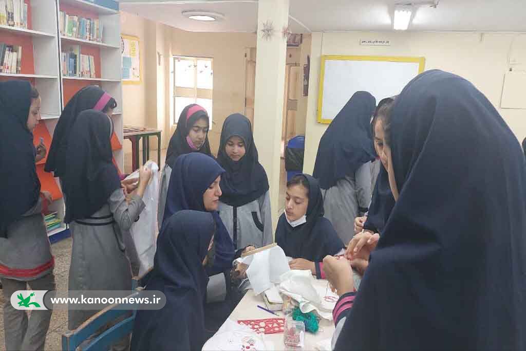 بازدید اعضای کانون مهدیشهر از نمایشگاه تولیدات داخلی