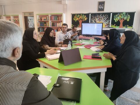 اولین نشست مربیان مسئول و مربیان کتابخانه سیار روستایی کانون استان کردستان در سنندج