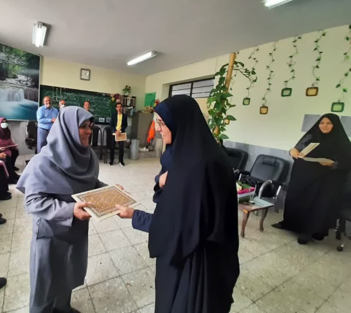حضور مدیر کل کانون خراسان جنوبی در دبستان رودکی بیرجند و پاسداشت مقام معلم