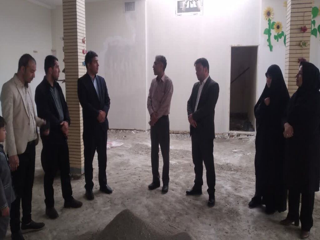بازدید شهردار کبودراهنگ بازدید شهردار و اعضای شورای شهر کبودرآهنگ از کانون پرورش فکری کودکان و نوجوانان کبودرآهنگ
