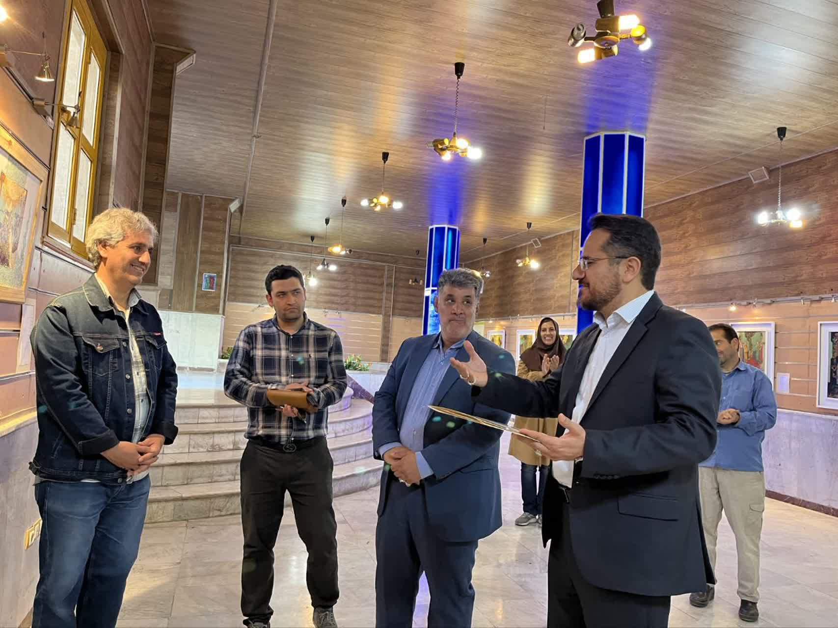 نمایشگاه آثار نقاشی بشیر نظری در گالری مجتمع آفرینش کانون کرمانشاه افتتاح شد