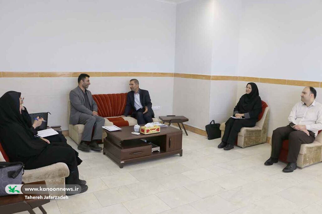 توسعهی فعالیتهای خانوادهمحور و مدرسهمحور با استفاده از ظرفیتهای کانون سمنان/ تنها دستگاهی که بهصورت عملیاتی با مدارس استثنایی همکاری دارد