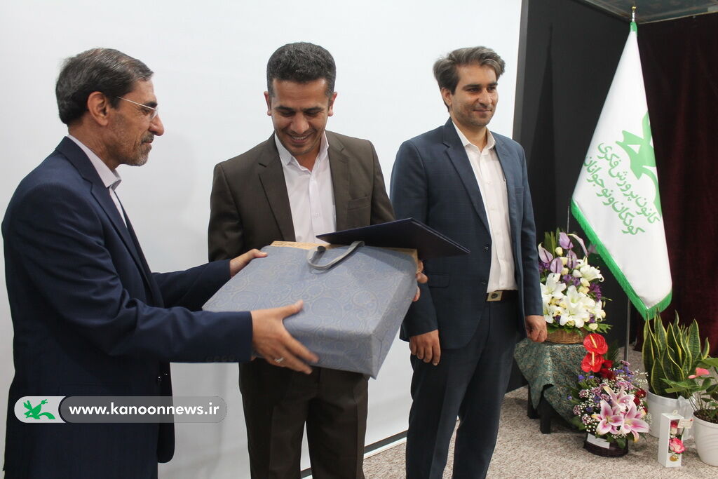 آیین تکریم مدیرکل و معارفه سرپرست کانون خوزستان برگزار شد