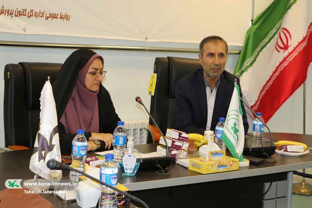 آیین تجلیل از مدرسان کانون زبان در سمنان