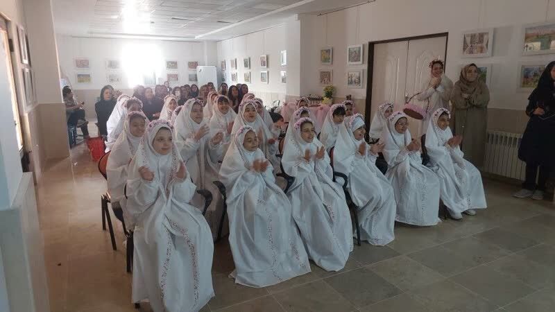 مرکز شماره ۳ کانون کرج میزبان جشن تکلیف دانش آموزان دبستان«پاکان» کرج