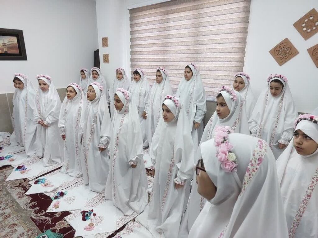 مرکز شماره ۳ کانون کرج میزبان جشن تکلیف دانش آموزان دبستان«پاکان» کرج