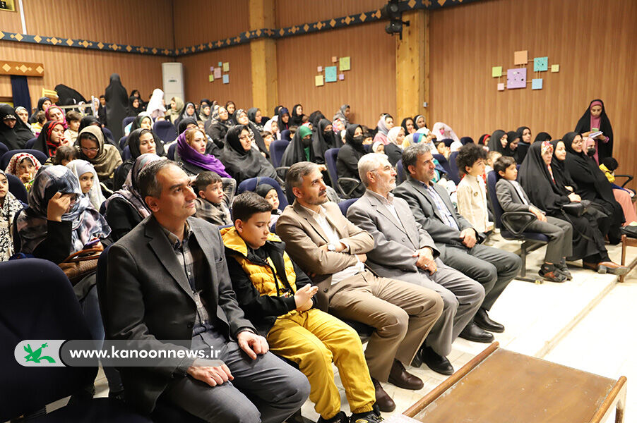 جشن فرشتههای قرآنی در کانون اردبیل برگزار شد