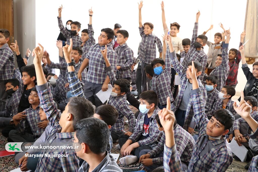 بچههای بم برای آفرینشهای ادبی کانون نامه مینویسند