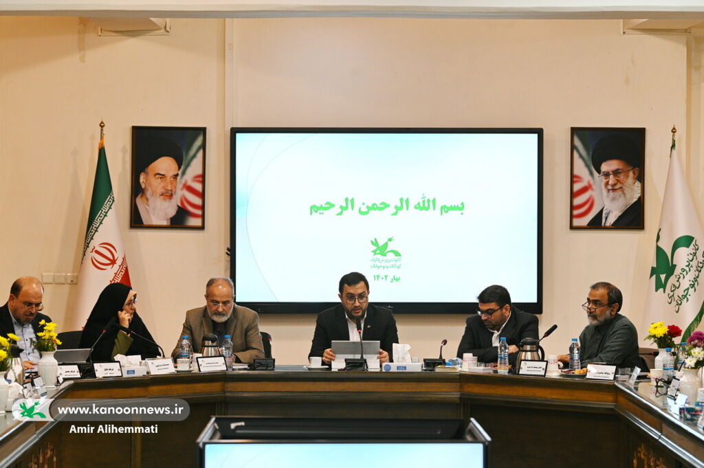 امروز فرماندهان جنگ در حوزه کودک و نوجوان، مدیران کانون هستند/ کانون ۲۶۰ شهید را تقدیم انقلاب و دفاع مقدس کرده است