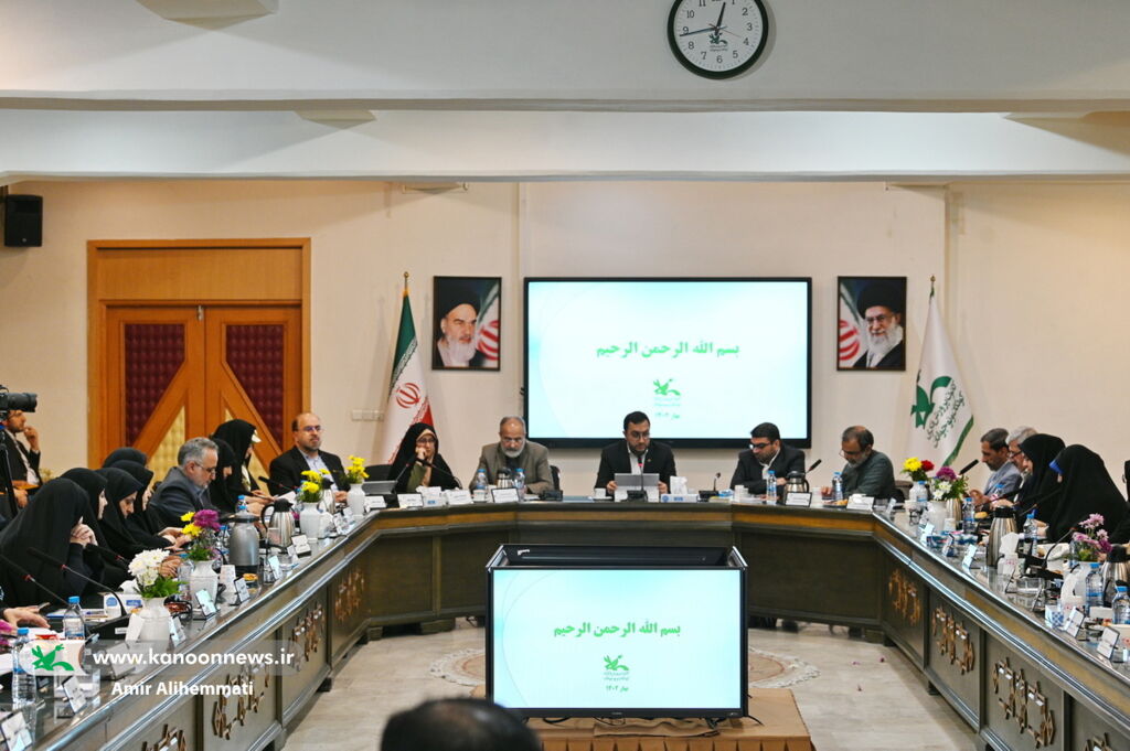 امروز فرماندهان جنگ در حوزه کودک و نوجوان، مدیران کانون هستند/ کانون ۲۶۰ شهید را تقدیم انقلاب و دفاع مقدس کرده است