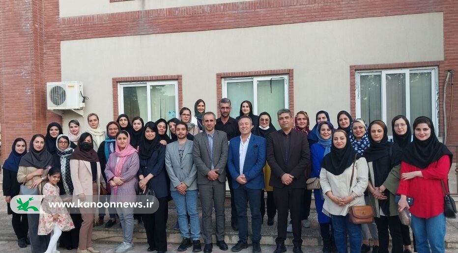 مراسم تجلیل از مدرسان سرآمد کانون زبان استان گلستان
