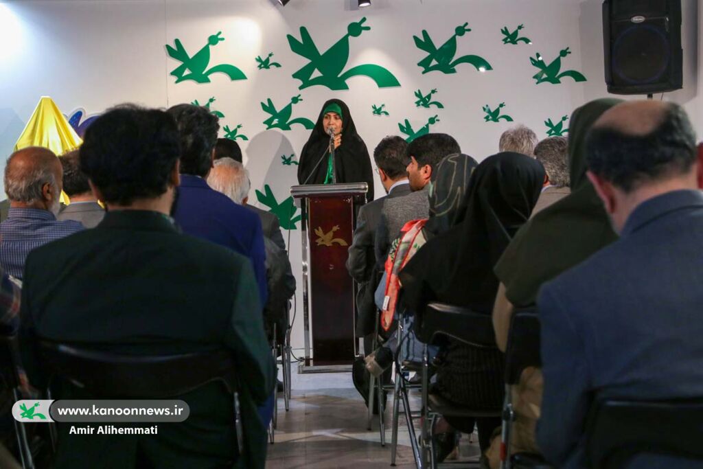 آیین رونمایی از کتاب «هرجا تو باشی» حداد عادل برگزار شد/کانون برای ناشران الگوسازی کند