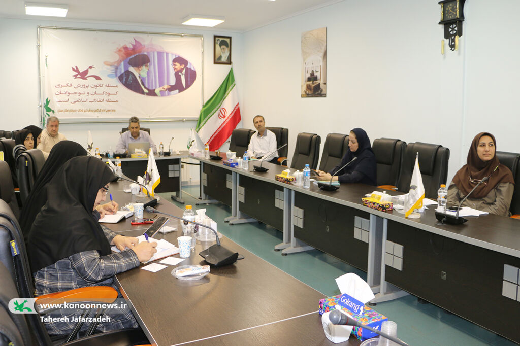 جلسه توجیهی تبدیل وضعیت نیرو در کانون سمنان