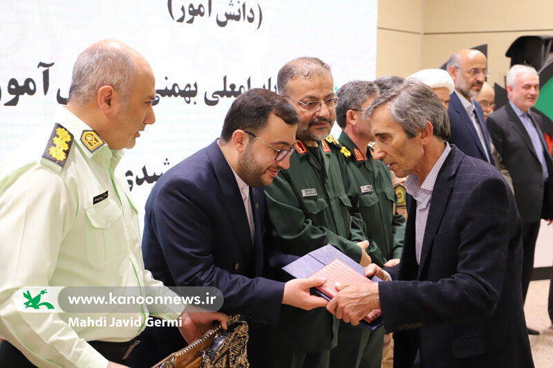 آیندهنگاری با سرمایهگذاری بر روی کودکان و نوجوانان/ ایران قوی مرهون خون شهدای دانشآموز است