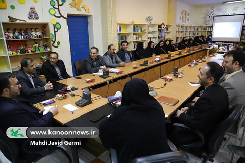 نشست مدیرعامل با کارکنان و مربین کانون استان اردبیل