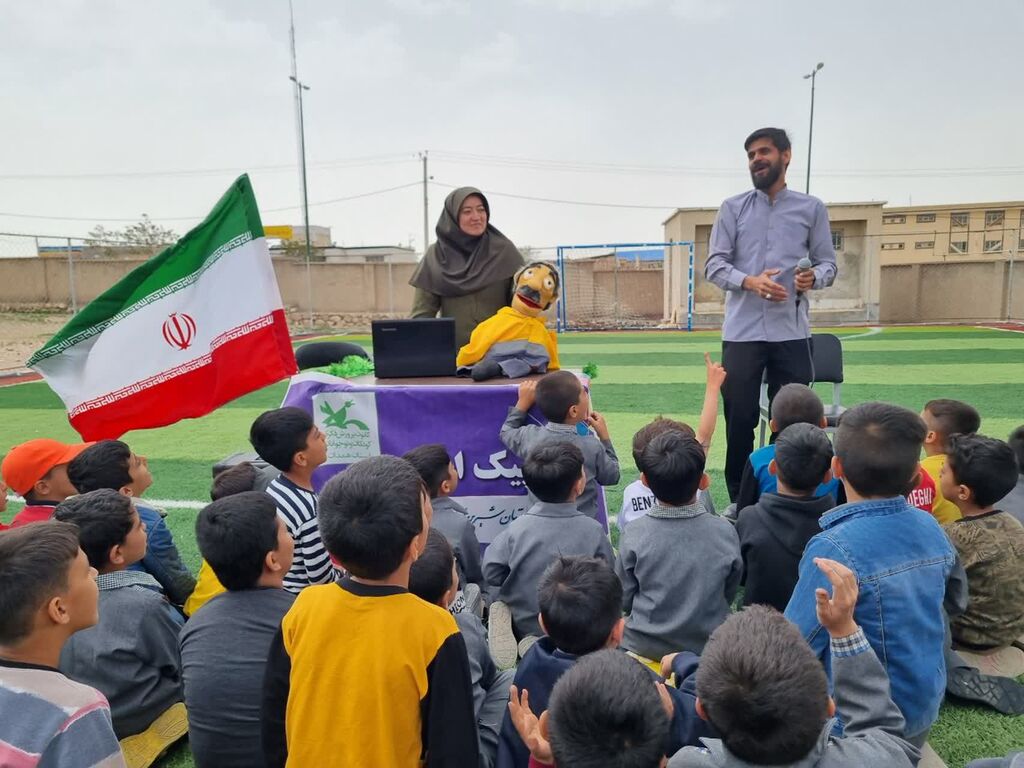 پیک امید کانون میهمان مدرسه ۱۳ آبان شهر شیرین سو