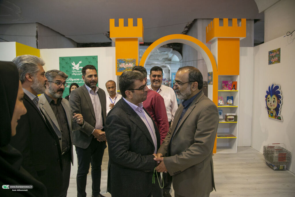 کتابخانههای سیار میانبری برای توسعه کتابخوانی است