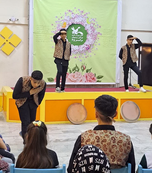 برگزاری ویژهبرنامهی برزگداشت فردوسی در مرکز ۳۵ کانون استان تهران