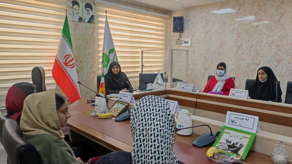 نشست صمیمانه مدیرکل کانون هرمزگان با اعضای نوجوان