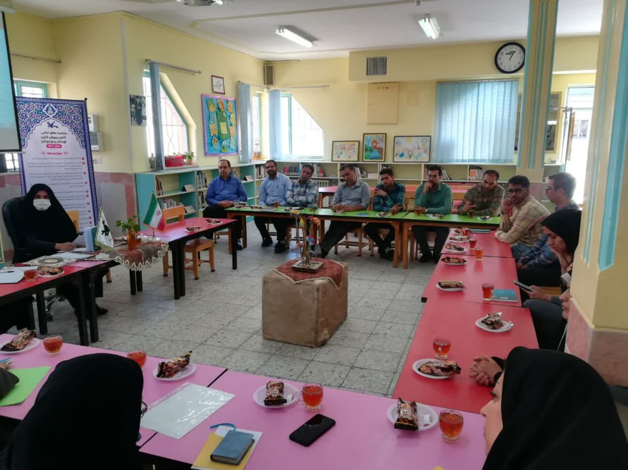 در قالب نشستی صمیمانه با مدیر کل کانون صورت گرفت؛
نقد کتاب عاشقانههای یونس در شکم ماهی در کانون خراسان جنوبی