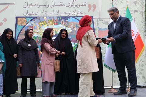 دومین مهرواره نقش کهن " تصویرگری ، نقالی و پرده خوانی " اعضای نوجوان دختر کانون استان اصفهان در قاب تصویر