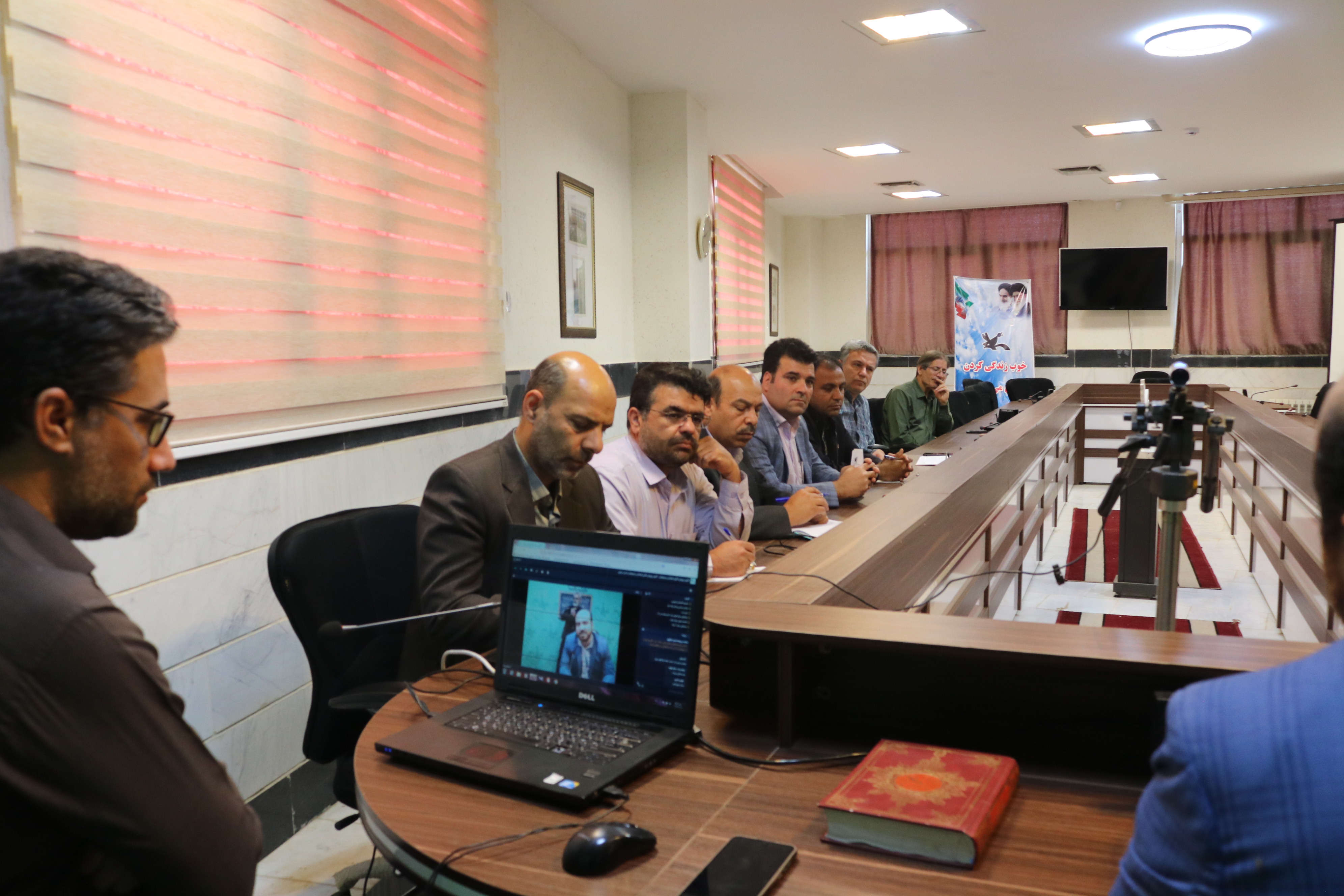 وبینار بررسی تحلیلی عملکردی پنج ماهه مدیر کل کانون استان مرکزی برگزار شد