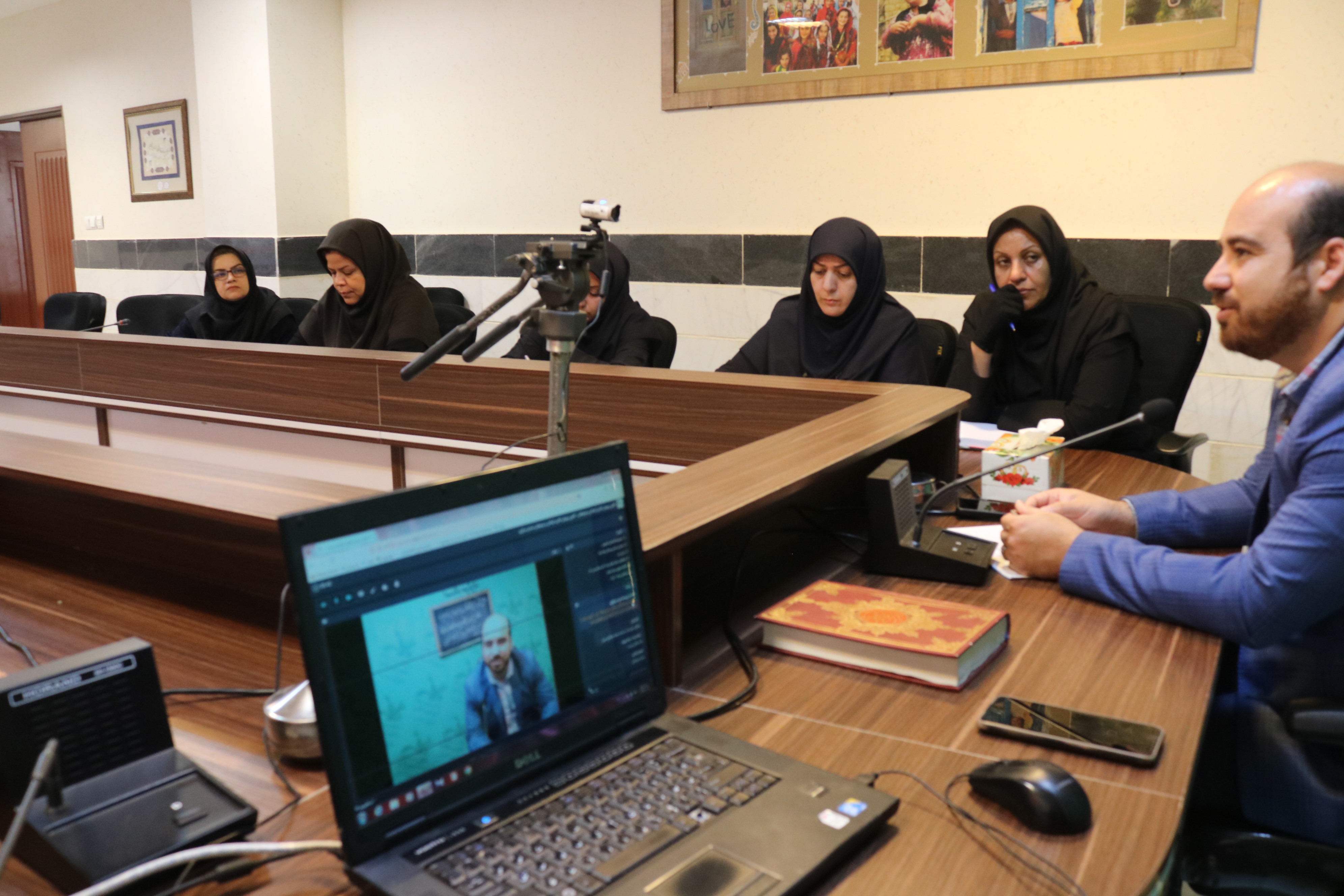 وبینار بررسی تحلیلی عملکردی پنج ماهه مدیر کل کانون استان مرکزی برگزار شد