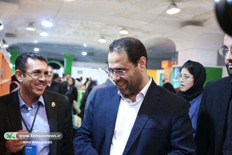 بازدید سرپرست وزارت آموزش و پرورش از غرفه کانون در نمایشگاه کتاب تهران