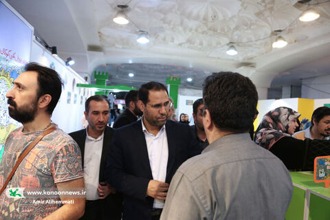 بازدید سرپرست وزارت آموزش و پرورش از غرفه کانون در نمایشگاه کتاب تهران