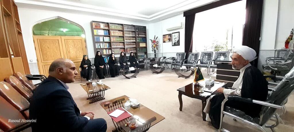 دیدار جمعی از اعضای منتخب کانون پرورش فکری با امام جمعه تربت جام