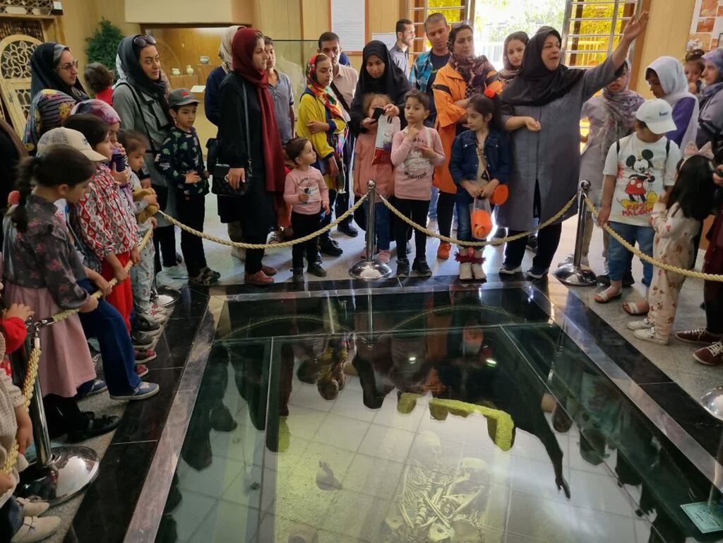 اعضای کودک و نوجوان کانون همدان مهمان سایت موزه تپه هگمتانه