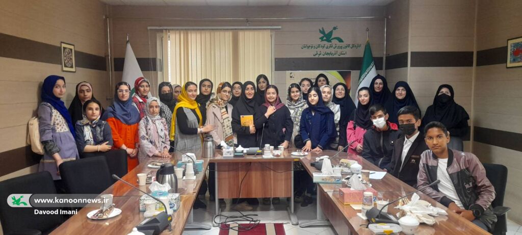 جلسه انجمن ادبی شهریار تبریز با شاهنامه فردوسی