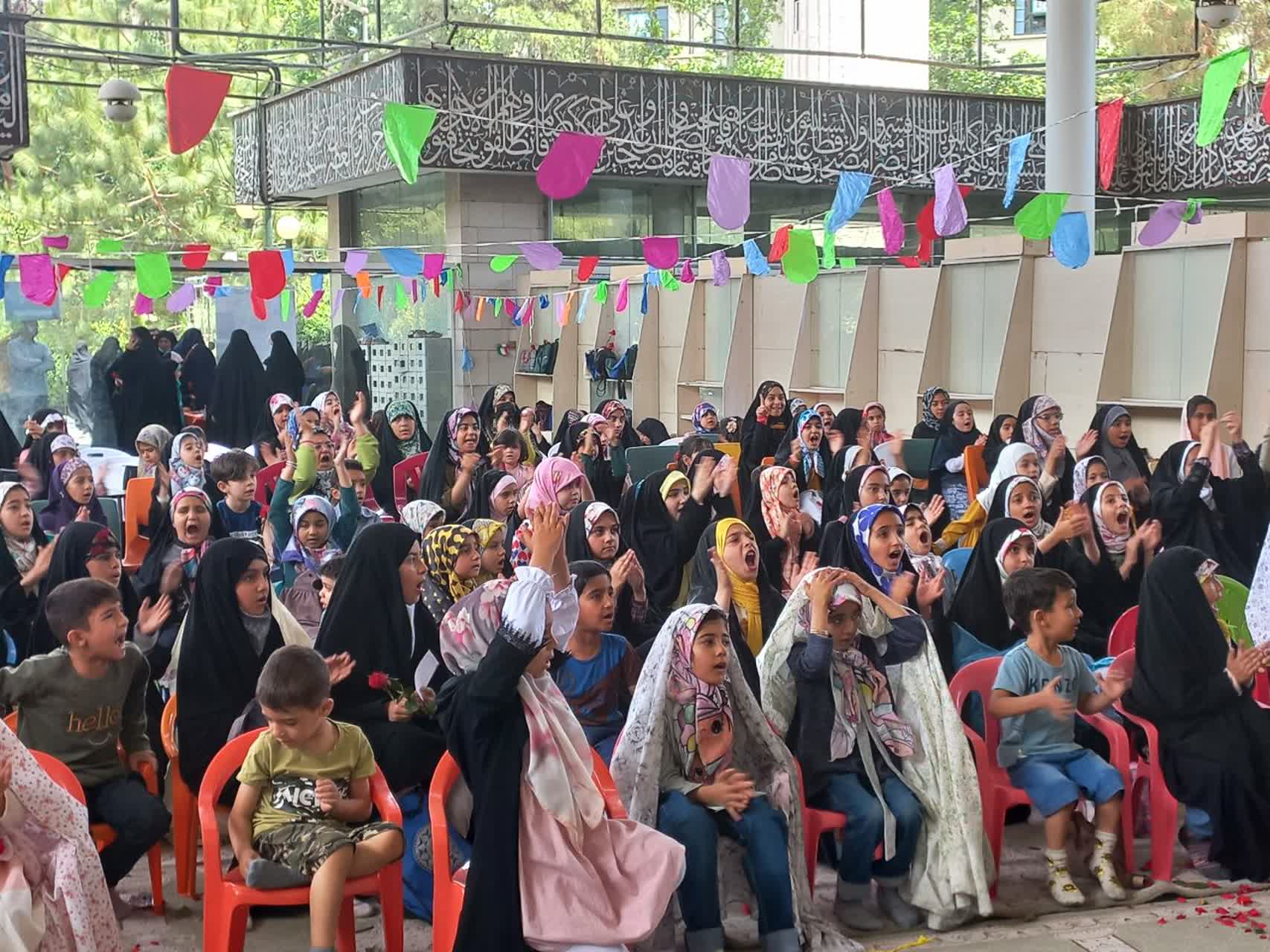 کارگاههای فرهنگی و هنری کانون استان تهران در نماز جمعه