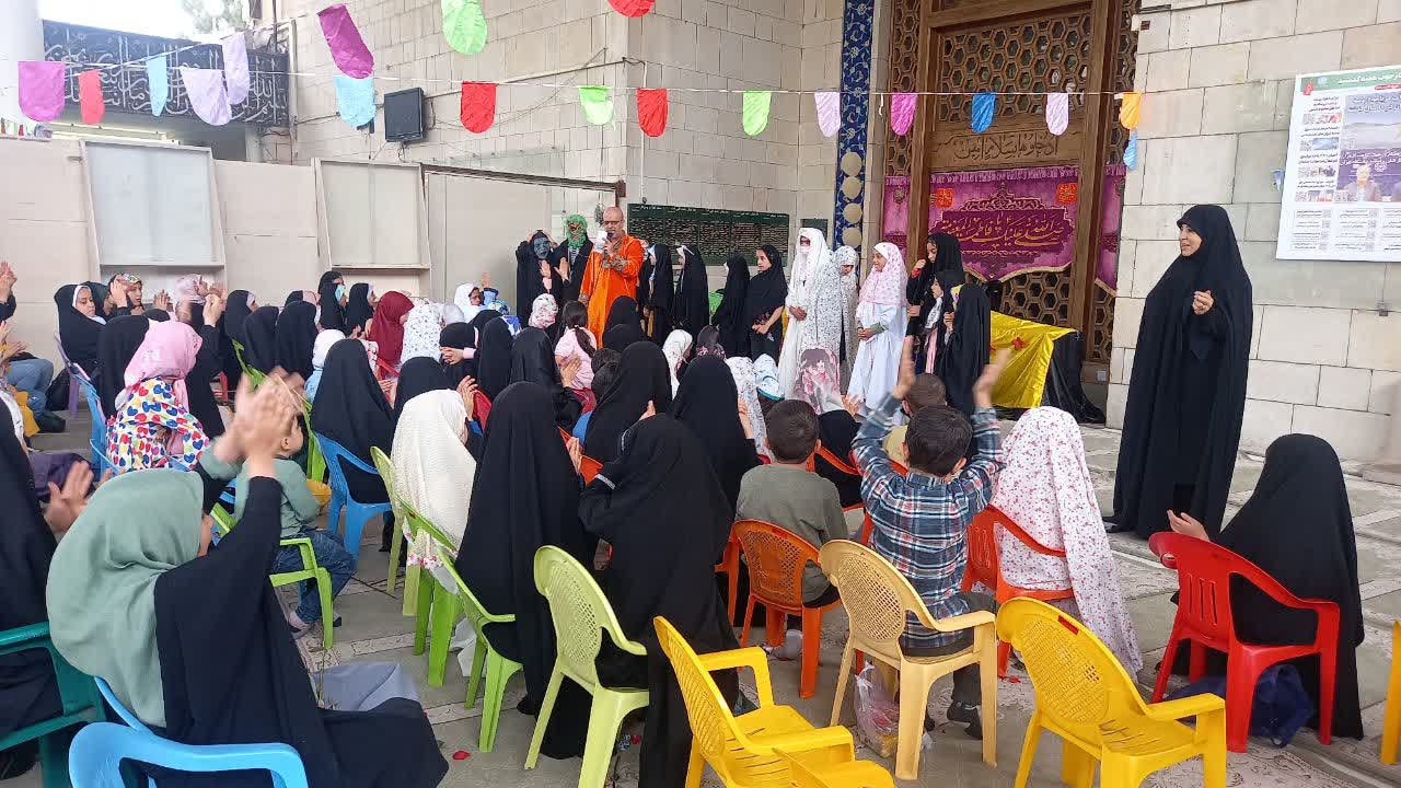 کارگاههای فرهنگی و هنری کانون استان تهران در نماز جمعه