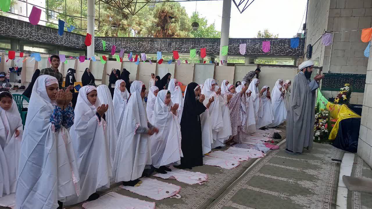 کارگاههای فرهنگی و هنری کانون استان تهران در نماز جمعه