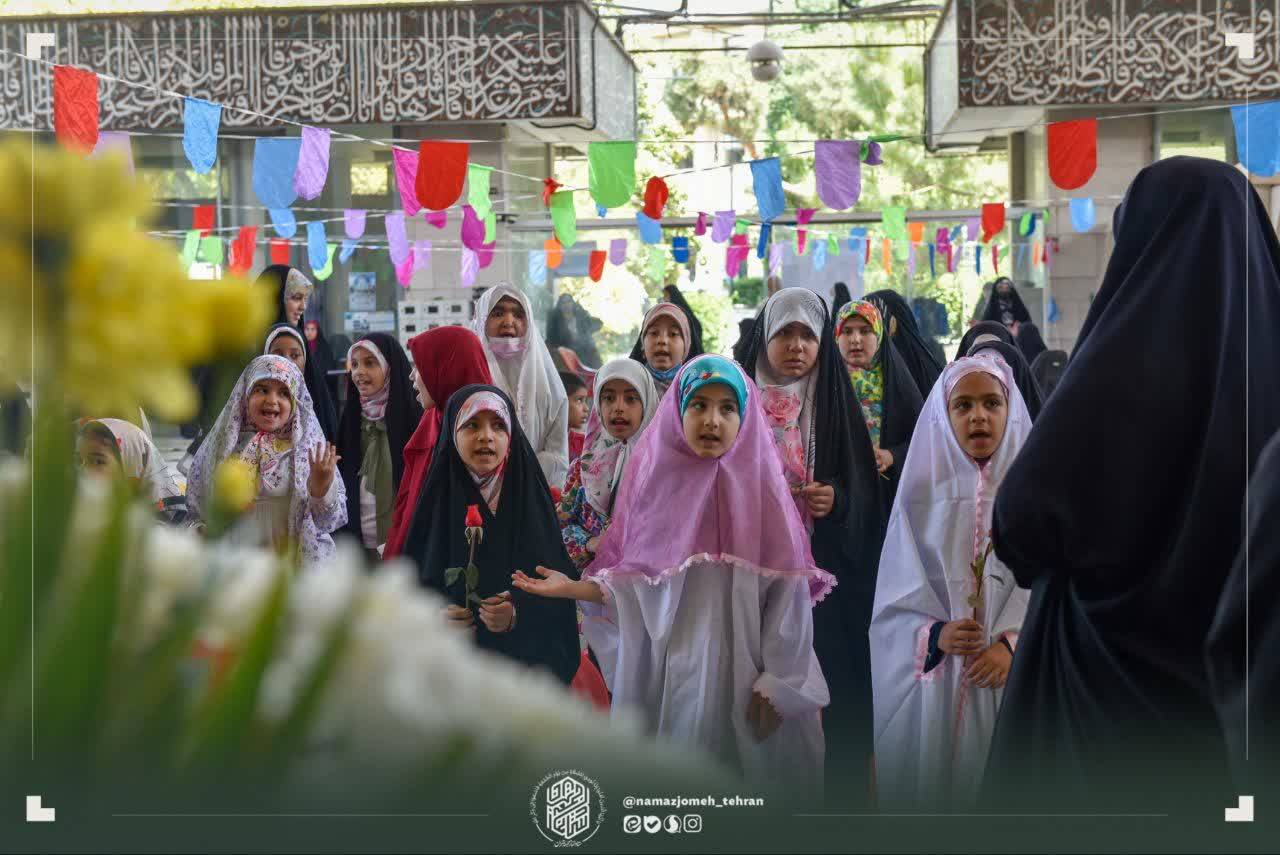 کارگاههای فرهنگی و هنری کانون استان تهران در نماز جمعه