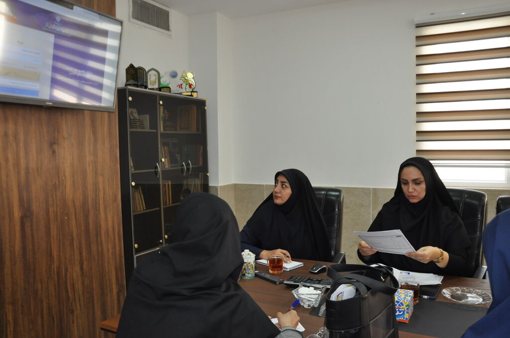 نشست ویژه معرفی سامانهی ملی«مدیریت خدمات» و «راهبری میز خدمت» در کانون کرج