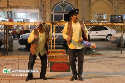 هنرنمایی کاروان فرهنگی هنری "مسیر هشتم" در  خیابان مسجد جامع خرمشهر