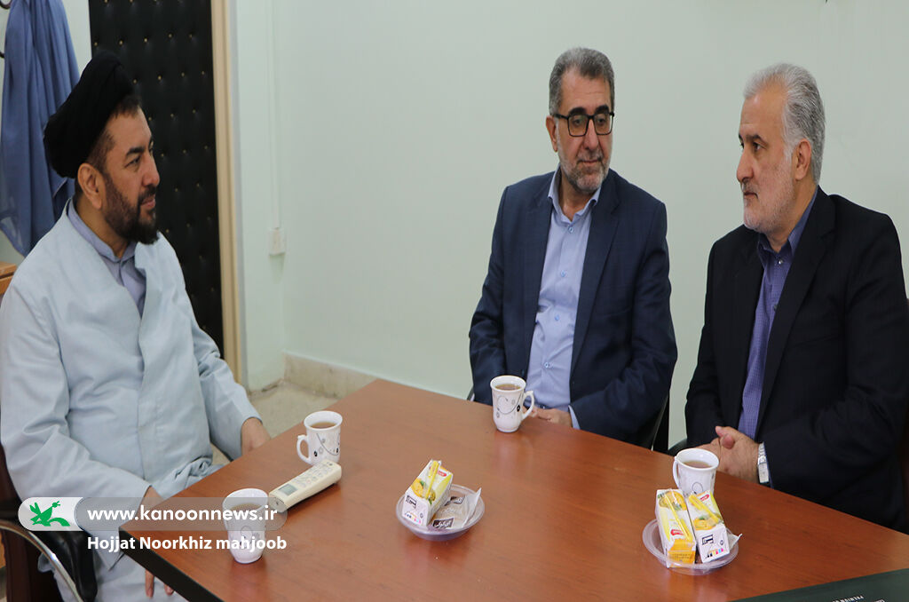 نشست مدیرکل کانون با سرپرست دانشگاه فرهنگیان استان گیلان
